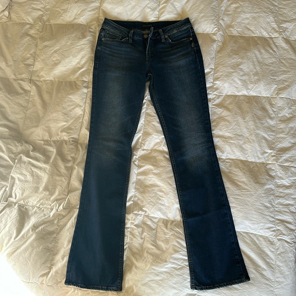 Silver Suki Slim Boot. Dark wash. Size 29